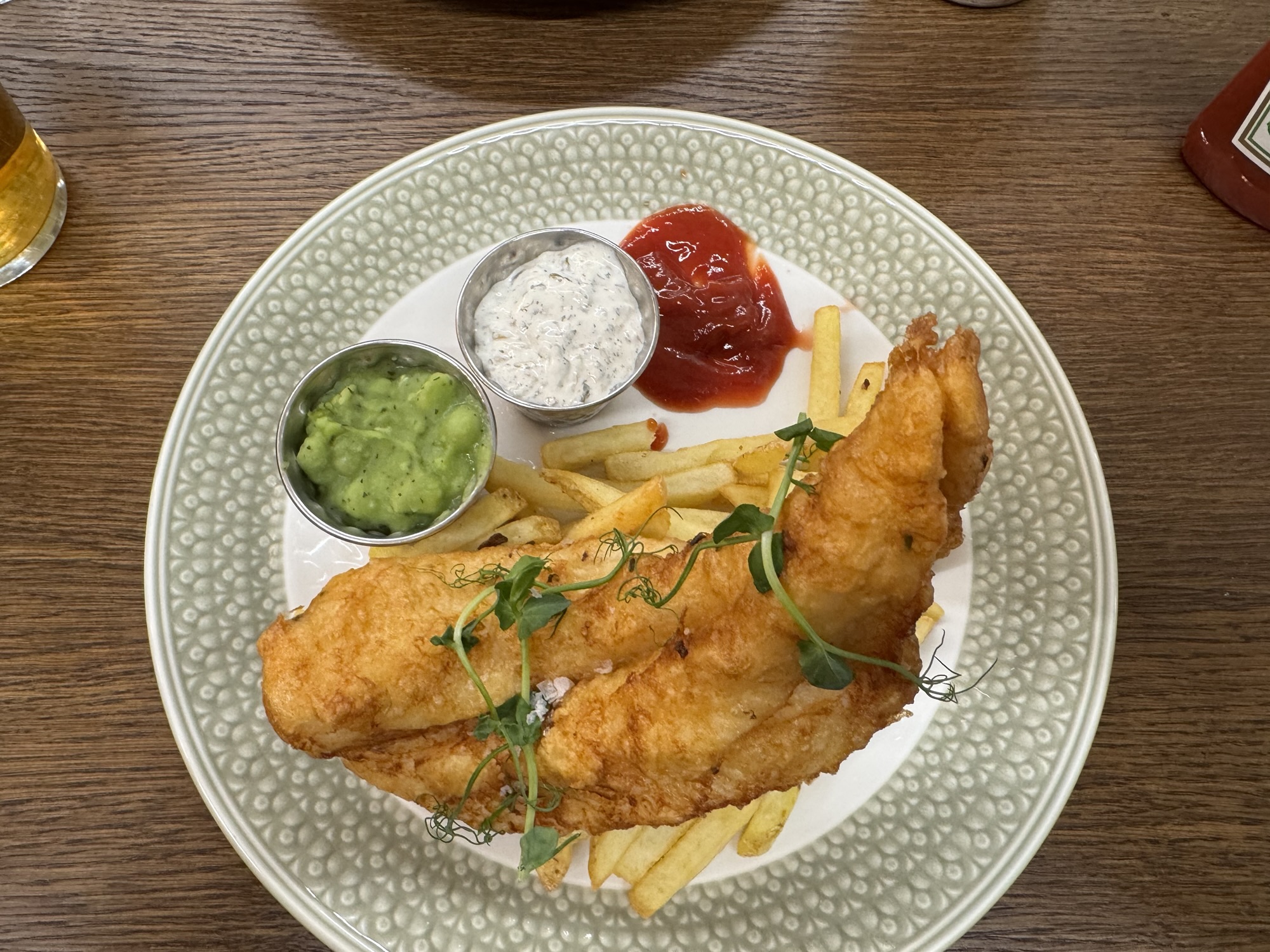 Sussex House Gatwick pub Review: A Plane but good meal